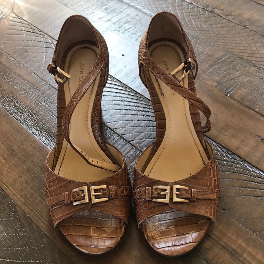 Ann Taylor brown heel sandals